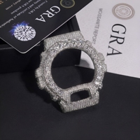 Luxuriöses Iced-Out Moissanite Uhrengehäuse DW6900 mit Kreuz-Baguette-Design – DIY-Uhrenmodifikationsgehäuse für die DW-6900 Kollektion – Hip-Hop-Schmuck