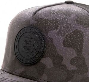 Gorra de Béisbol Personalizada de 5 Paneles de Goma PVC con Logotipo Impermeable, Gorras Perforadas con Corte Láser, Gorras Deportivas de Alto Rendimiento para Golf - Product Image 5