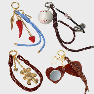 Accessoires de bijoux de mode JS, breloques de sac et porte-clés DIY de luxe, design mignon (ours, miroir, ballon de volley, cœur), vente en gros - Product Image 1