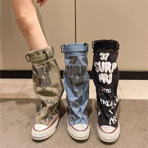 Botas altas de lona con grafiti de otoño para mujer, botas antideslizantes de seguimiento medio de cabeza redonda, botas de suela de goma de moda de ocio para mujer - Product Image 4
