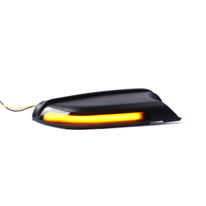 ไฟเลี้ยวแบบไดนามิก LED Sequential สำหรับกระจกมองข้างรถยนต์ MK4 Vento Octavia พร้อมเลนส์รมดำสีเหลืองอำพัน - Product Image 6