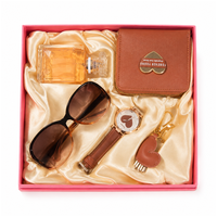 Coffret cadeau de beauté exquis pour femmes, ensemble de montre, parfum, rouge à lèvres, boucles d'oreilles en forme de cœur, kit de 4 pièces, cadeau d'anniversaire, fête des mères