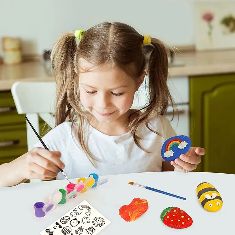 La couleur de la galaxie en pierre créative développe l'intelligence jouets pour enfants brillent dans le kit de peinture de roche sombre