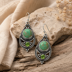Orecchini Pendenti Vintage con Pietra Verde, Gioielli Scintillanti Ispirati al Lusso Reale per Donne - Product Image 3