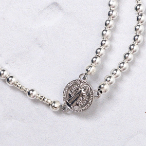 Pulsera de Rosario Completa con Cruz de San Benito Magnética y Cuentas de Acero Inoxidable Clásicas, Joyería Católica - Product Image 3