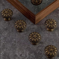 Poignées vintage françaises en laiton massif, motif marguerite, petites poignées de porte de placard, boutons de tiroir pour chambre à coucher, cuisine, meubles, boutons en bronze