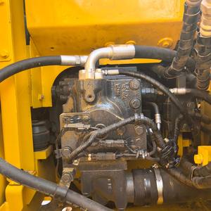 Escavatore Idraulico Cingolato <span class=keywords><strong>Komatsu</strong></span> PC130 Usato da 13 Tonnellate di Alta Qualità e Basse Ore di Lavoro per Progetti di Costruzione - Product Image 3