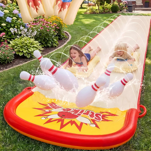 Toboggan aquatique sur le thème du bowling avec arroseur et 2 planches de surf pour le plaisir des enfants dans le jardin - Product Image 1