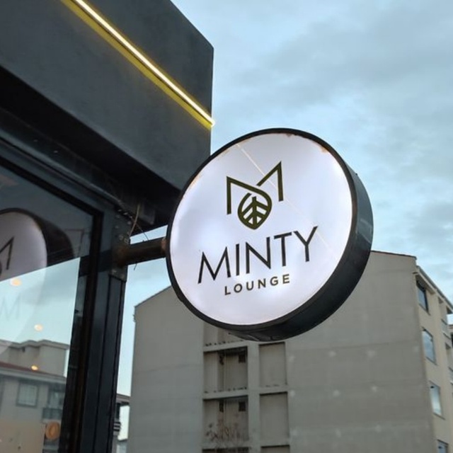 Custom Wall Side Hanging Board Circle Mounted Signboard Two Sides Led Light Box Sign for Bar Restaurant Store Signs