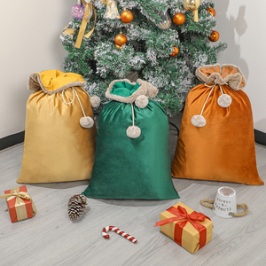 Sacchi Regalo di Natale in Poliestere Grandi e Resistenti con Polsini in Pelliccia e Pompon, Riutilizzabili per la Famiglia - Vendita all'Ingrosso - Product Image 2