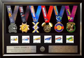 Cadre de présentation multi-médailles et badges Vitrine de médailles de sport marathon en bois gravable avec plaque signalétique - Product Image 4