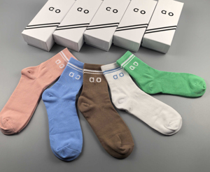 Chaussettes de yoga en coton de la marque AO, version correction, mi-mollet à mollet haut, chaussettes de sport toutes saisons, fitness, course à pied, basketball, décontractées - Product Image 4