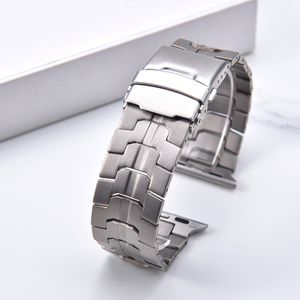 Correa de titanio cepillado premium JAETIUM al por mayor con cierre desplegable, pulsera de repuesto ligera y de lujo para Apple Watch - Product Image 1