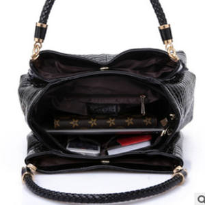 Sac à main élégant pour femme en PU imprimé crocodile avec fermeture éclair carrée, personnalisable – Offre spéciale - Product Image 6