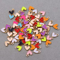 100 pc/sac personnalisé mode plaqué or émail en forme de coeur délicat délicat collier pendentif à breloque bijoux meilleur charme