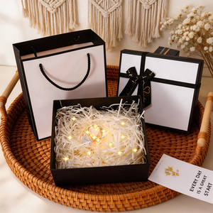 <span class=keywords><strong>Caja</strong></span> de Regalo Cuadrada de Cartón Reciclable con Ventana y Hermoso Diseño Transparente Plegable, Regalo para el Día de San Valentín - Personalizable - Product Image 6