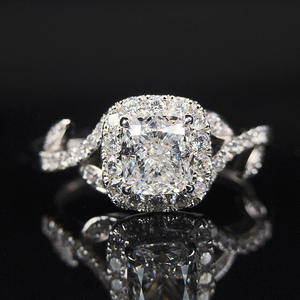 Anello Q574 in Oro Bianco con Diamante Taglio Cushion Naturale Colore D, Gioiello da Donna per Fidanzamento - Product Image 1