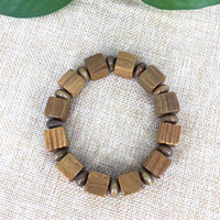 Perles carrées en bois de santal vert à faire soi-même avec bracelet de perles abacus