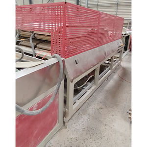 Línea de producción de extrusión de máquina <span class=keywords><strong>cortadora</strong></span> de tablero de espuma de perfil de puerta de ventana de PVC WPC de plástico usado - Product Image 4