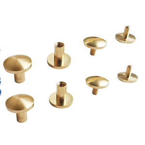 Nous fournissons des vis et des rivets en cuivre à surface courbée pour ceintures DIY, accessoires de bagages, boucles en forme de I. - Product Image 1
