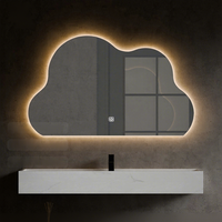 Miroir de salle de bain LED sans cadre irrégulier, lumière à trois couleurs changeantes, fixation murale, miroir intelligent pour hôtels et projets résidentiels