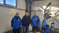 Service d'installation sur site en Europe, robot laser à fibre industriel personnalisé, moteur PLC pour le soudage et le pulvérisation de matériaux