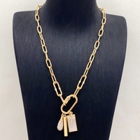 Collier tendance en gros pour femmes, style simple, plaqué or, avec pendentif croix, strass et coquillage blanc