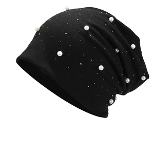 Bonnet en velours pour femme avec jersey élastique, perles brillantes et strass, design élégant - Product Image 2