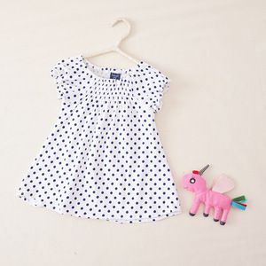 Ropa de Verano para Bebés Niñas, Conjunto Informal de Algodón con Estampado de Puntos Azules y Volantes Rosas, Ropa Infantil al por Mayor - Product Image 3