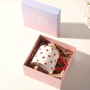 Mug à café ou à thé en porcelaine sous-glaçure à motif de cœur rouge, boîte cadeau, passe au micro-ondes et au lave-vaisselle, excellent cadeau pour la Saint-Valentin - Product Image 6