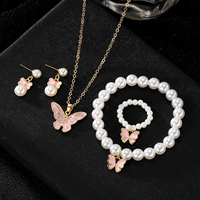 Ensemble de bijoux pour femmes tendance, 4 pièces, collier avec pendentif papillon, bracelet vintage, bague perlée, ensemble de boucles d'oreilles
