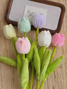 ของขวัญวันวาเลนไทน์ วันแม่ สไตล์อินส์ ช่อดอกทิวลิปผ้าเนื้อนุ่มพิเศษ ของเล่นตุ๊กตาดอกไม้สำหรับงานแต่งงาน - Product Image 1