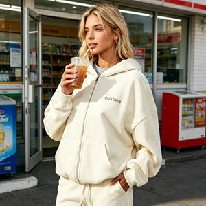 Sweat-shirt à capuche zippé surdimensionné personnalisé pour <span class=keywords><strong>femme</strong></span> avec logo en strass imprimé, poche kangourou, style streetwear décontracté - Product Image 1