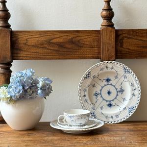 Prix d'usine Assiette en céramique bleue <span class=keywords><strong>danoise</strong></span> de luxe Tasse à café occidentale Bol à céréales Récipient en porcelaine pour la maison et le mariage - Product Image 1