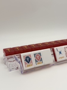 Ensemble de Mahjong Américain de Luxe Rouge Vin, 4 couches, en Acrylique, 160 tuiles, pour le Poker et le Divertissement, En Stock - Product Image 2