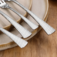 Ensemble de couverts créatifs en acier inoxydable argenté avec design queue de poisson double face (couteau à steak, cuillère et fourchette) pour la restauration
