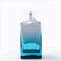 Bouteille en verre colorée dégradée personnalisée par le fabricant pour le vin, le whisky, les spiritueux, les boissons, le diffuseur, l'emballage