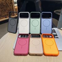 Coque de téléphone givrée en PC souple avec bord en TPU mat et magnétique pour iPhone 17 Pro 18 Pro