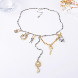 Kaimei 2026 joyería de moda de lujo Simple aleación Keylock colgante geométrico collar Casual accesorios mujeres llave collares largos - Product Image 4