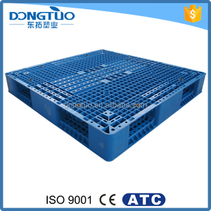 Paletas de Plástico Industriales Azules Reversibles de 4 Entradas, Perforadas, Antideslizantes y Duraderas para Apilamiento en Suelo - Product Image 6