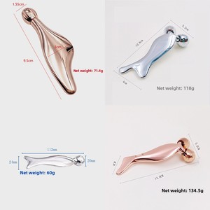 Massaggiatore a rullo YUEXIU in lega di zinco per occhi, strumento per raschiamento facciale, bastoncino di bellezza a testa di pesce per lifting del <span class=keywords><strong>viso</strong></span> - Product Image 4