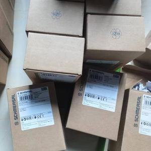 Interruptor de Seguridad Schmersal Ta471-03/03y-h-1877-2666 Ip65, Piezas de Repuesto Industriales de Acero para Control - Product Image 1