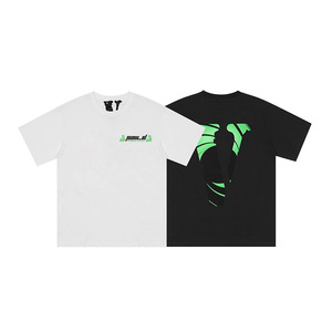 T-shirt V Lone a Maniche Corte per Donna e Uomo, Stile Hip-hop Casual con Stampa Lettering in Puro Cotone - Product Image 1