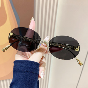 Rhinestone Encrusted Oval <b>Sunglasses</b> UV400 PC Frame Unisex Light Protection Type 3 Sunshades - Product Image 2