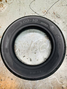 Pneu de scooter sans chambre à air Vietnam KUMATIRE K205 3.00-10 120/70-10 130/90-10 pour les trajets urbains et les motos de livraison - Product Image 2