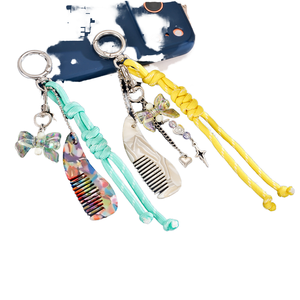 QYS Colgante de acetato con forma de peine, mini peine, llavero, lazo, corazón, colgante para teléfono, correa para teléfono móvil, regalo - Product Image 1