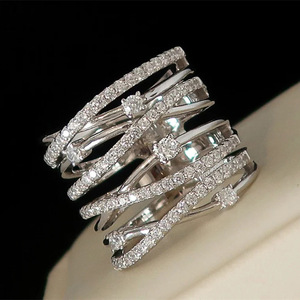 Anello da Donna con Micro Zirconi Lucidi Incastonati, Design Creativo, Gioiello di Moda per Uso Quotidiano e Feste, Idea Regalo - Product Image 2
