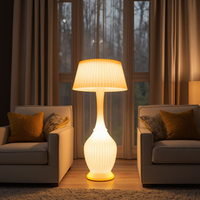 Lampadaire extérieur d'aménagement paysager de luxe étanche Lampadaire de jardin solaire à DEL de grande taille