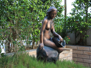 Statue de sirène en pierre de marbre Bronze blanc <span class=keywords><strong>nordique</strong></span> Offre Spéciale, accessoires de décoration de parc de jardin extérieur, Art fait à la main, Statue de sirène en résine - Product Image 5