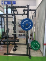 Équipement de musculation pliable en métal commercial, rack à squats avec machine de traction latérale et cage de puissance pour la musculation